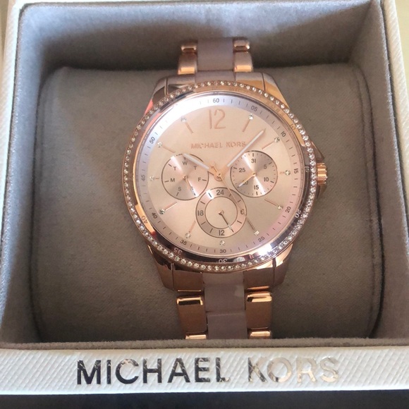Micheal Kors Rose Quartz Rose Gold Watch - Picture 1 of 4